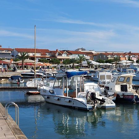 Neu Renovierte Ferienwohnung Mit Klima, Wlan, Terrasse Und Grill Пула Екстериор снимка