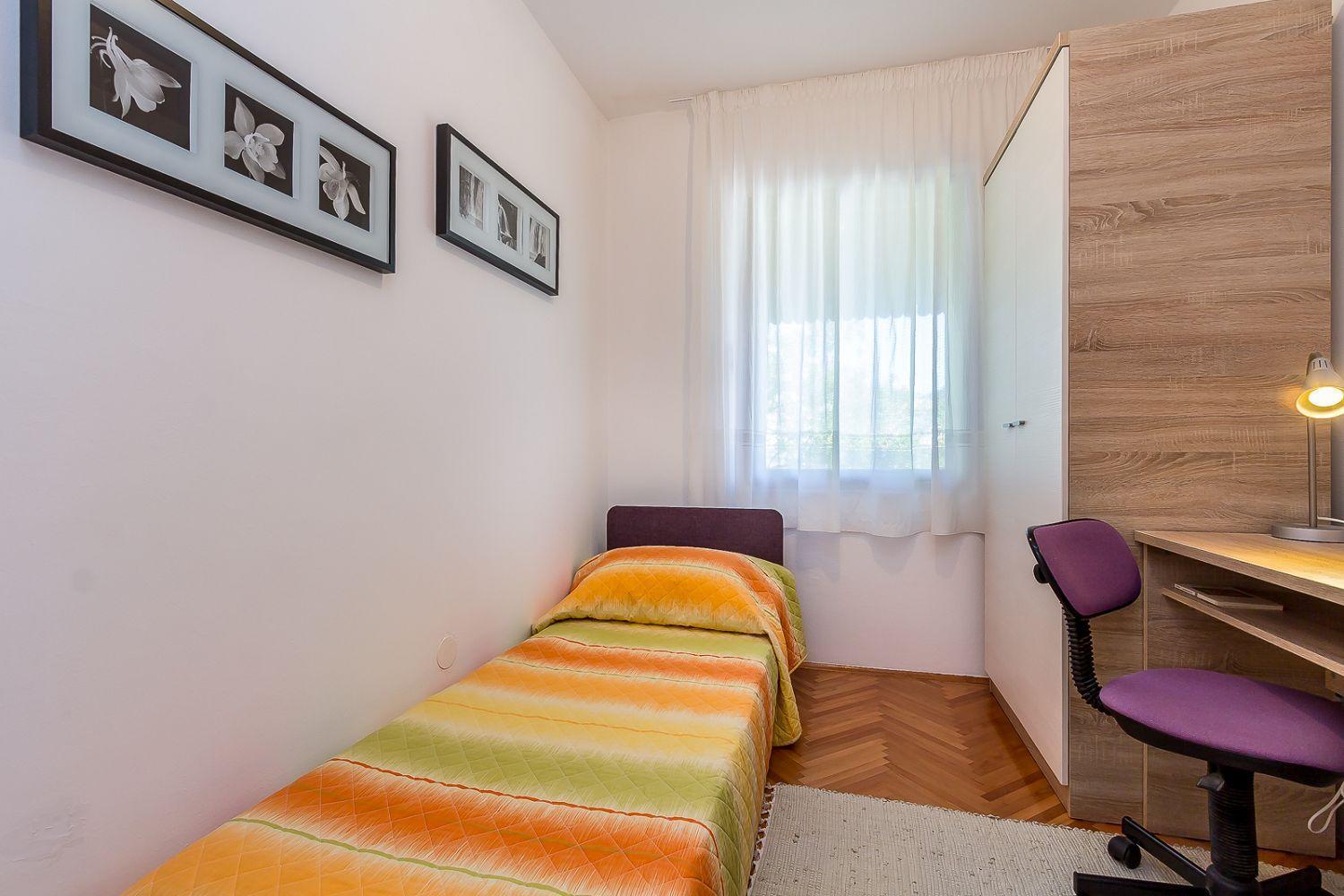 Neu Renovierte Ferienwohnung Mit Klima, Wlan, Terrasse Und Grill Пула Екстериор снимка